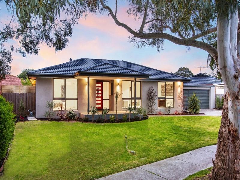 4 Golfwood Close, Dingley Village VIC 3172