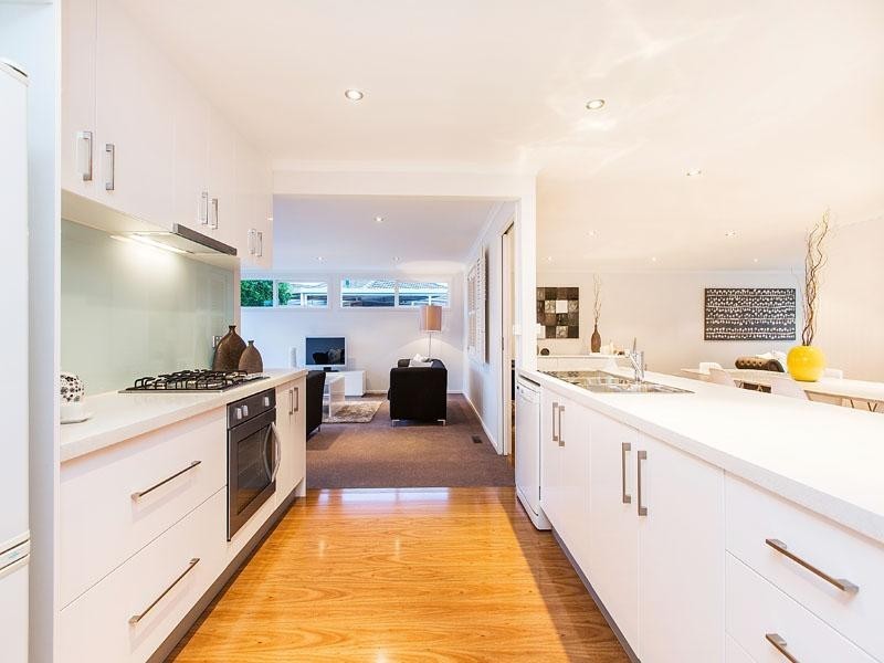 4 Golfwood Close, Dingley Village VIC 3172