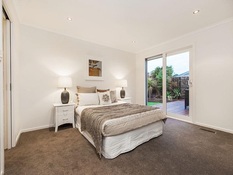 4 Golfwood Close, Dingley Village VIC 3172