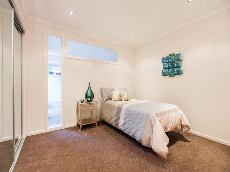 4 Golfwood Close, Dingley Village VIC 3172