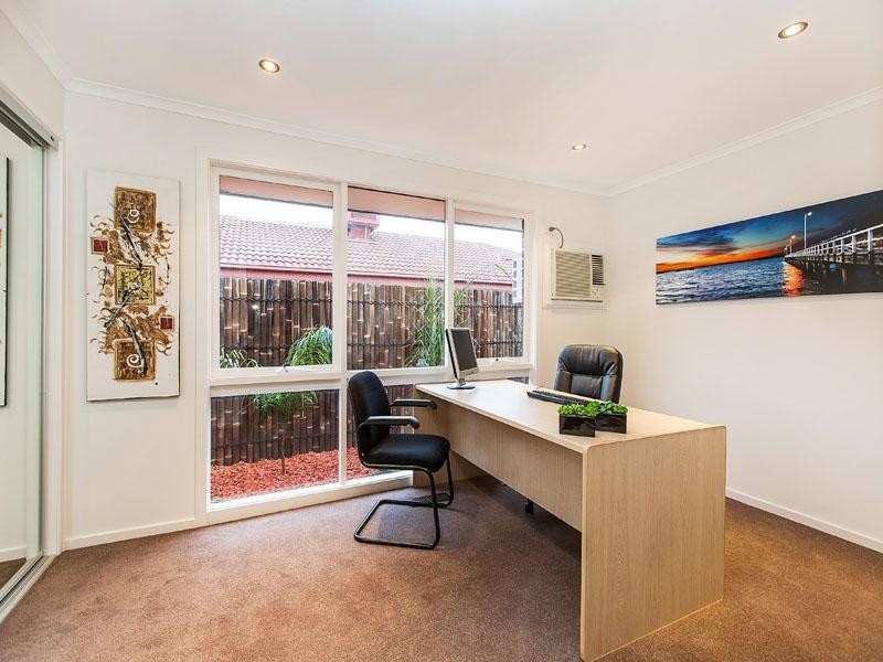 4 Golfwood Close, Dingley Village VIC 3172