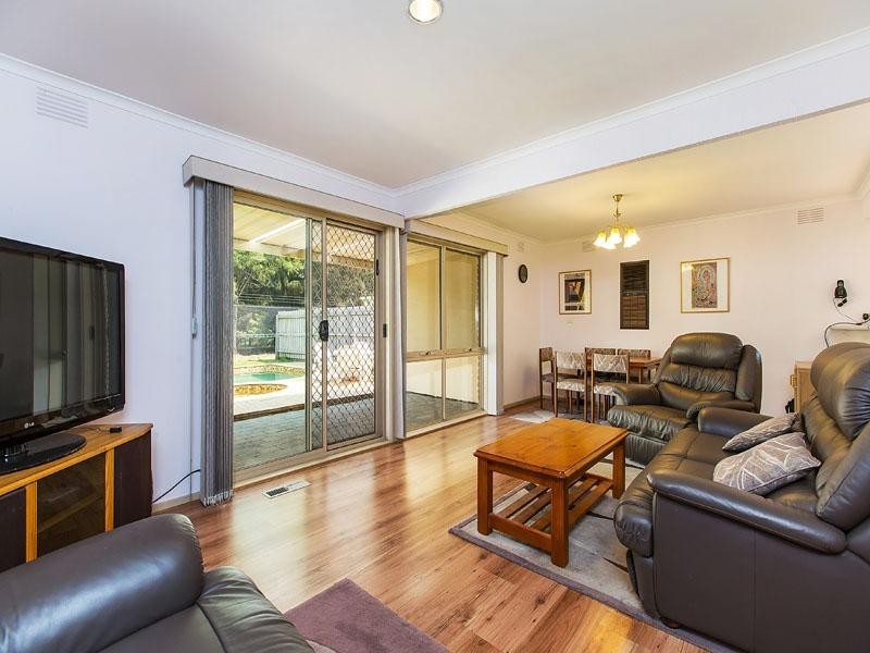 18 Golfwood Close, Dingley Village VIC 3172