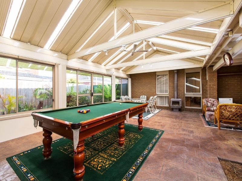 18 Golfwood Close, Dingley Village VIC 3172