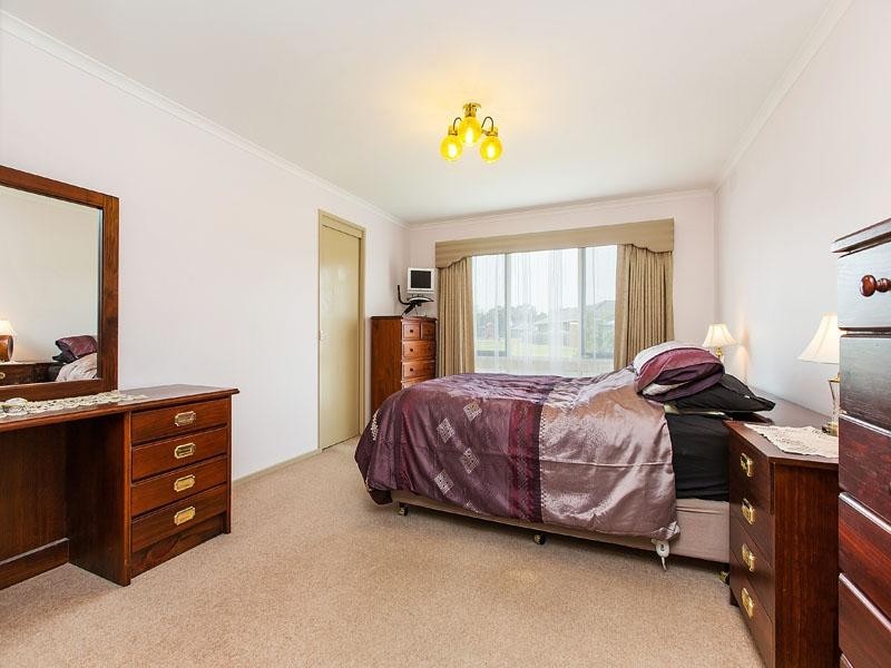 18 Golfwood Close, Dingley Village VIC 3172