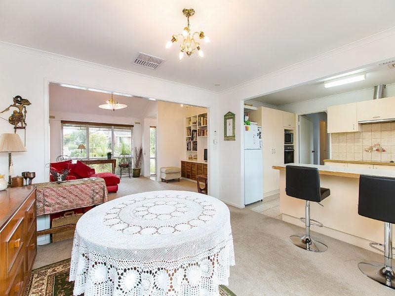 34 Lauren Close, Dingley Village VIC 3172