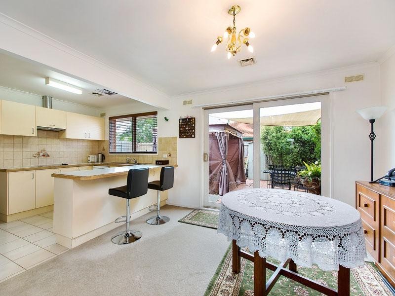 34 Lauren Close, Dingley Village VIC 3172