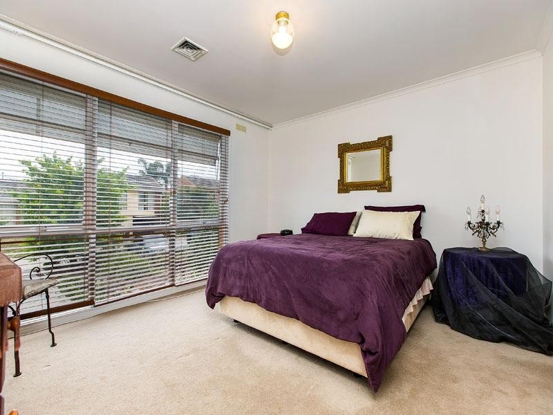 34 Lauren Close, Dingley Village VIC 3172