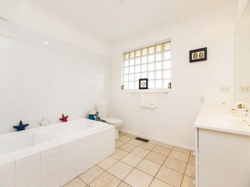 6 Arlington Court, Dingley Village VIC 3172