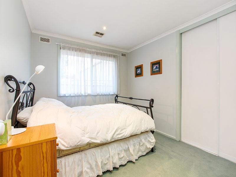 8 Rips Court, Dingley Village VIC 3172