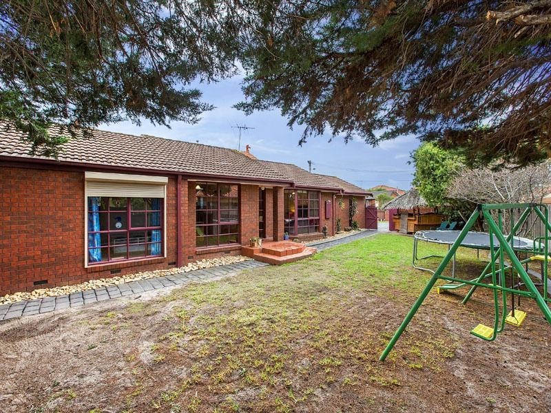 4 Gail Court, Dingley Village VIC 3172