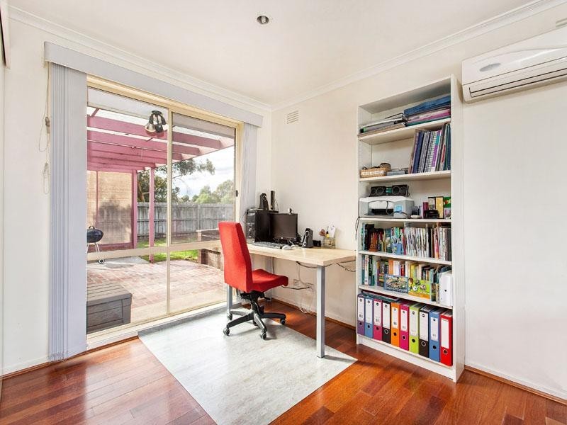 17 Twofold Close, Dingley Village VIC 3172