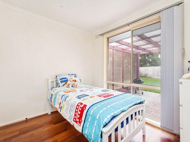 17 Twofold Close, Dingley Village VIC 3172