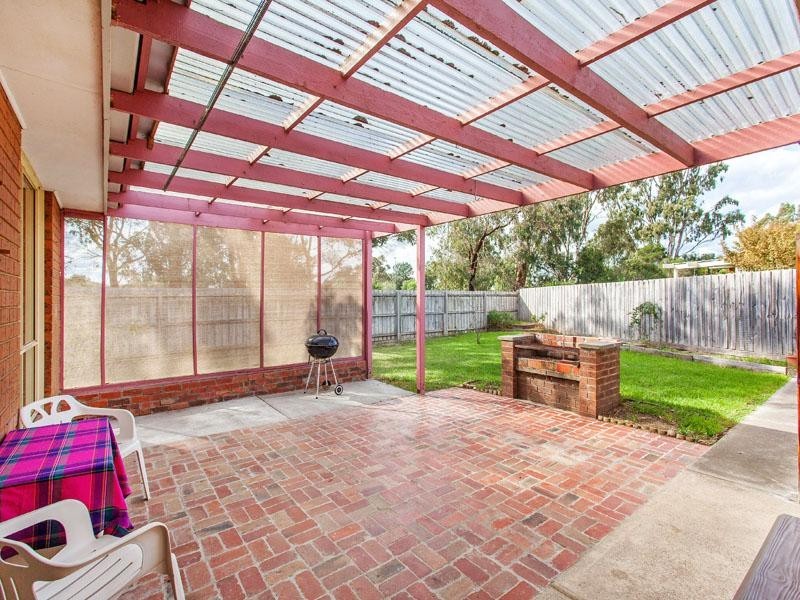 17 Twofold Close, Dingley Village VIC 3172