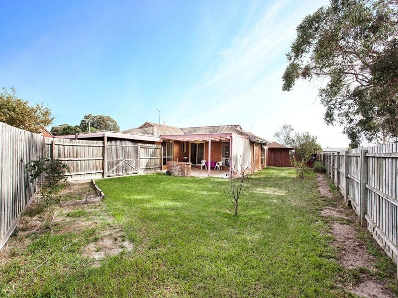 17 Twofold Close, Dingley Village VIC 3172