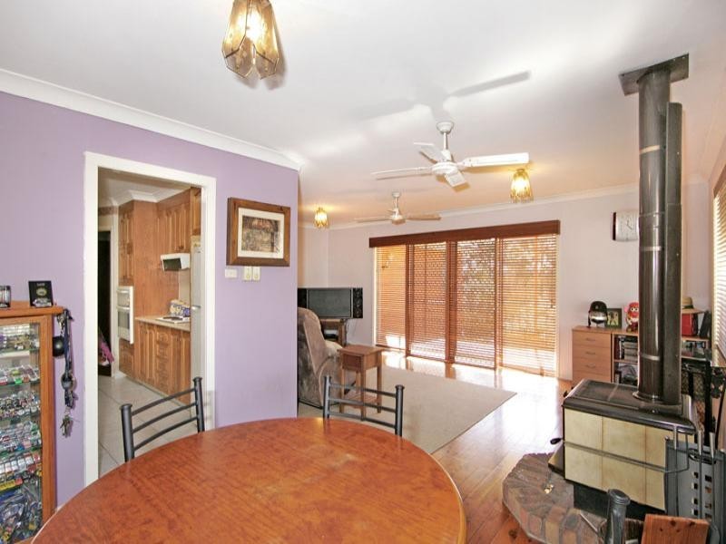 8 Roger Crescent, Berkeley Vale NSW 2261