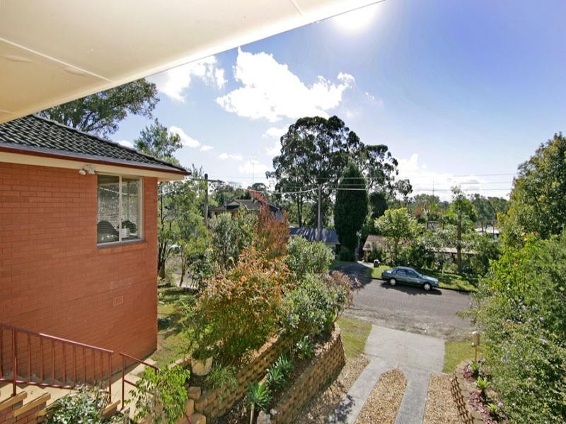 8 Roger Crescent, Berkeley Vale NSW 2261