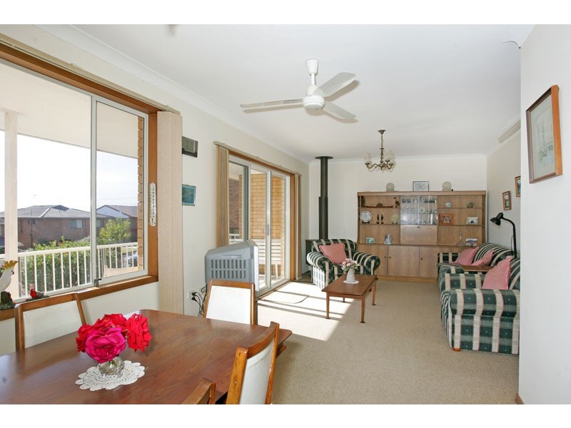 30 Curzon Avenue, Bateau Bay NSW 2261