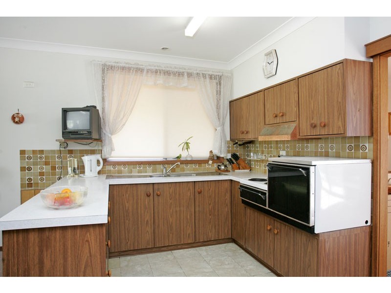 30 Curzon Avenue, Bateau Bay NSW 2261
