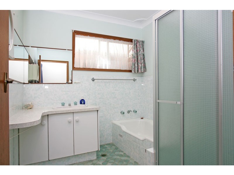 30 Curzon Avenue, Bateau Bay NSW 2261