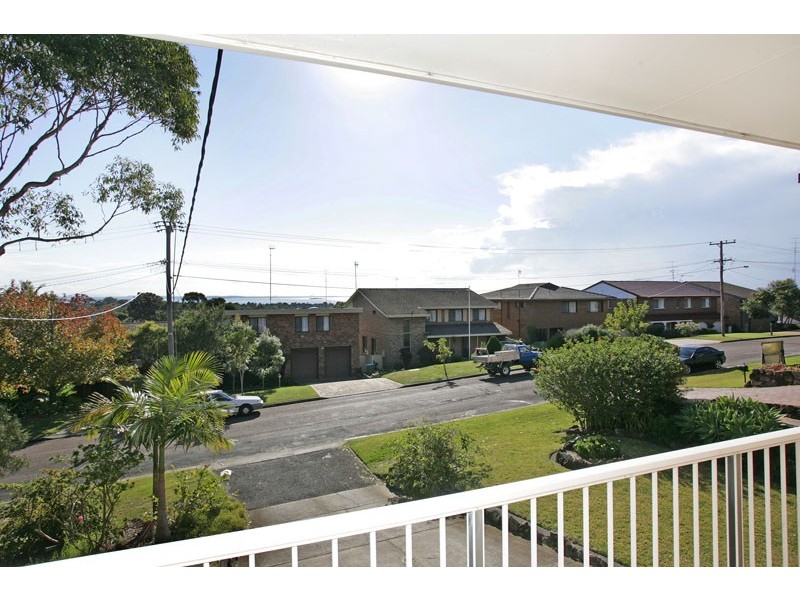 30 Curzon Avenue, Bateau Bay NSW 2261