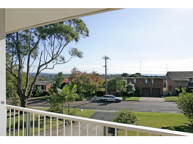 30 Curzon Avenue, Bateau Bay NSW 2261