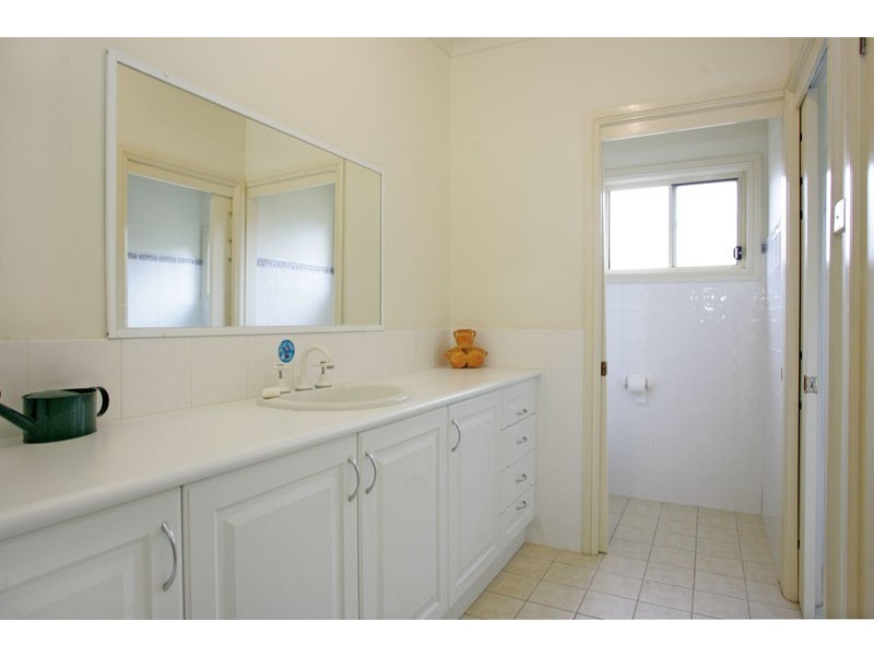 24 Marlowe Road, Bateau Bay NSW 2261
