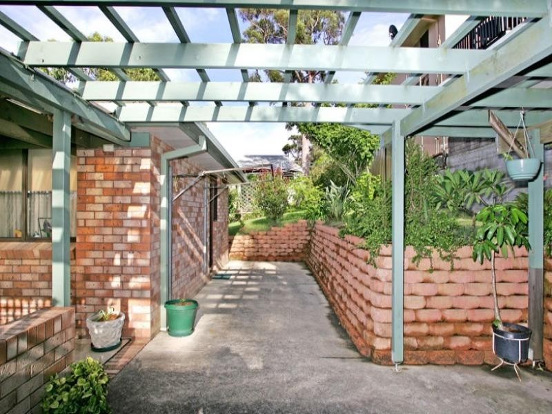 32 Valley View Road, Bateau Bay NSW 2261