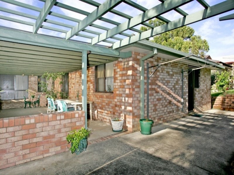 32 Valley View Road, Bateau Bay NSW 2261