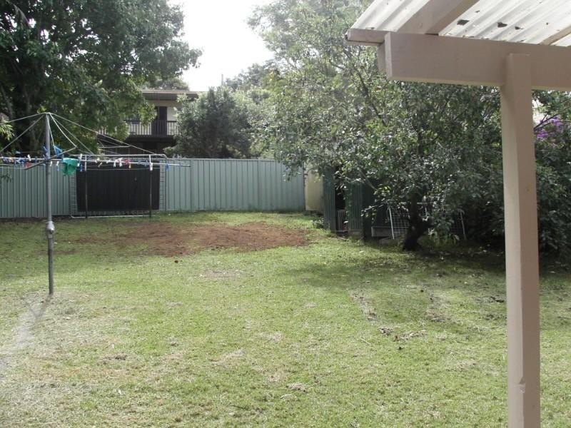47 Albatross Road, Berkeley Vale NSW 2261