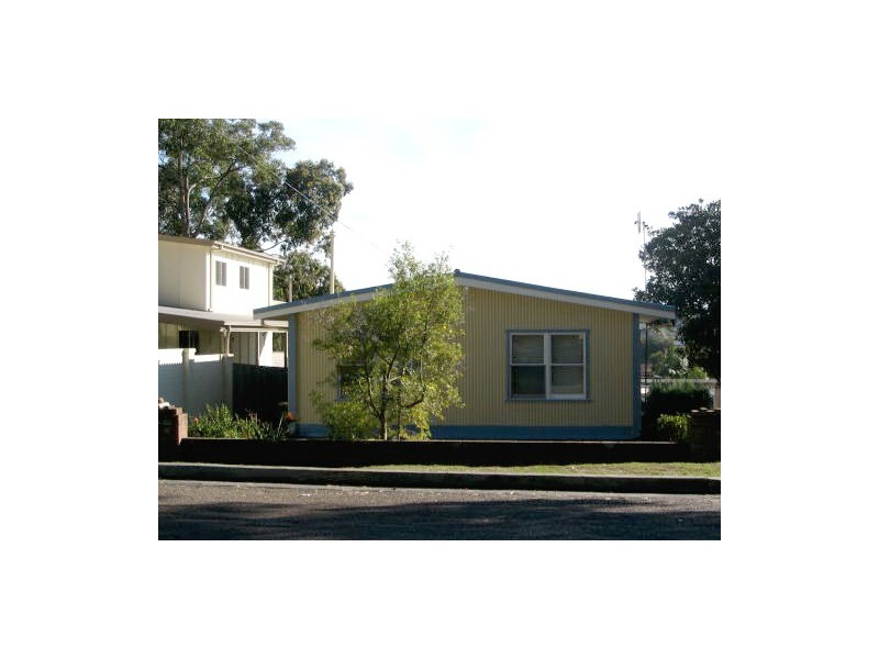 4/107 Lakin Street, Bateau Bay NSW 2261