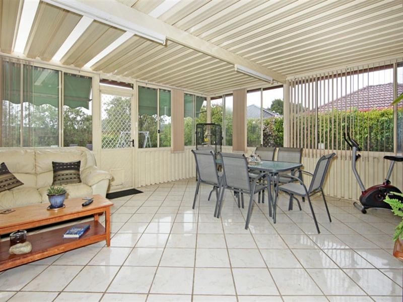 25 Castlereagh Crescent, Bateau Bay NSW 2261