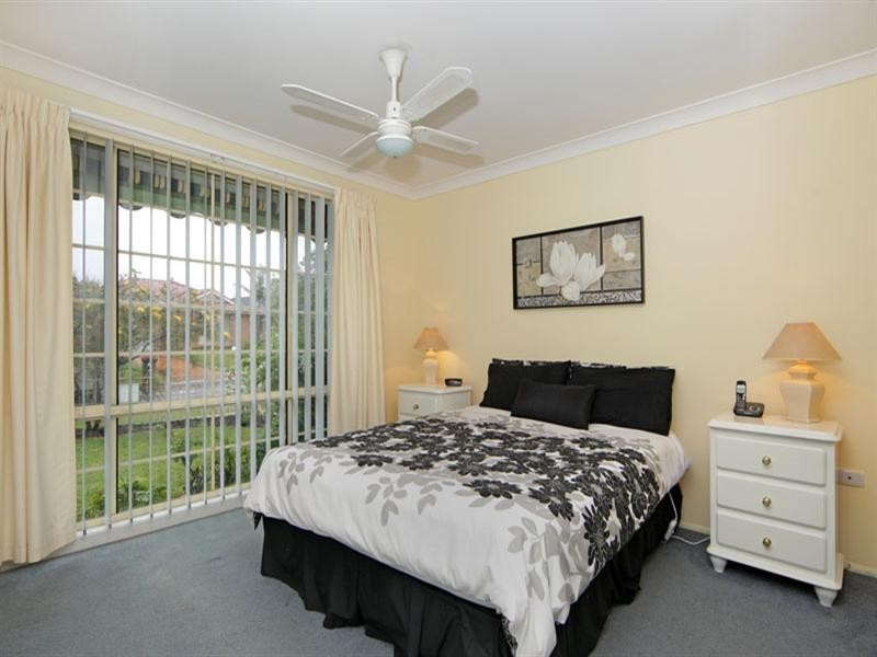 25 Castlereagh Crescent, Bateau Bay NSW 2261