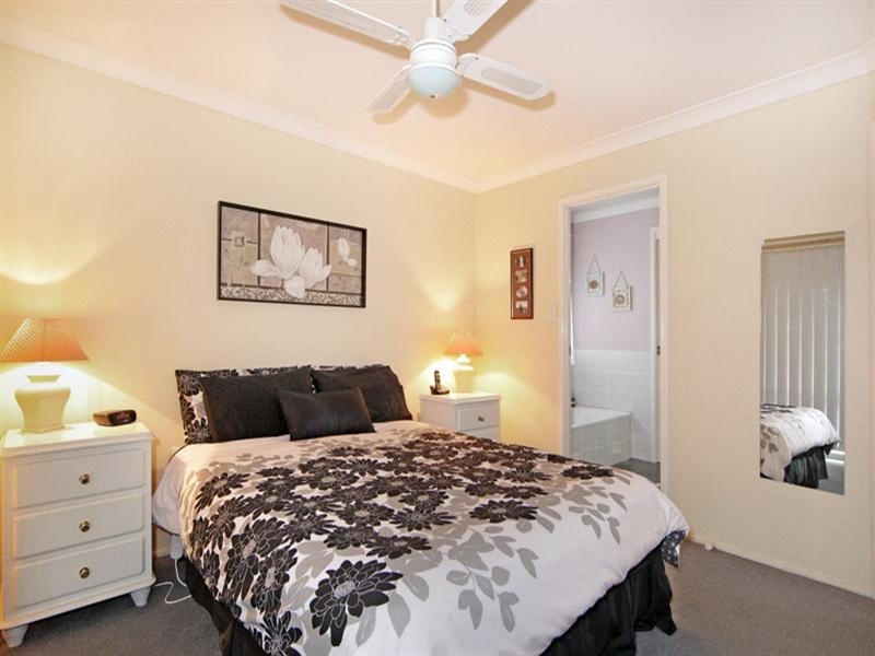 25 Castlereagh Crescent, Bateau Bay NSW 2261