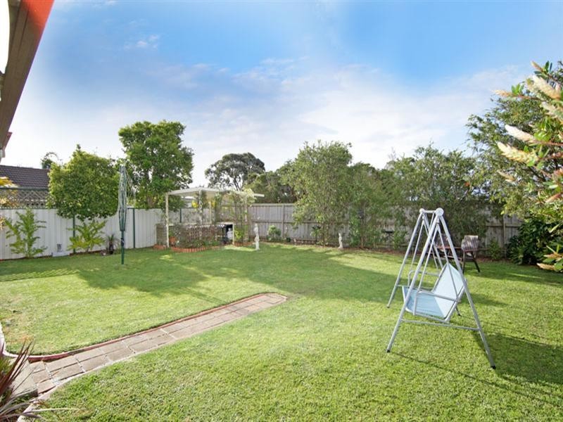 25 Castlereagh Crescent, Bateau Bay NSW 2261