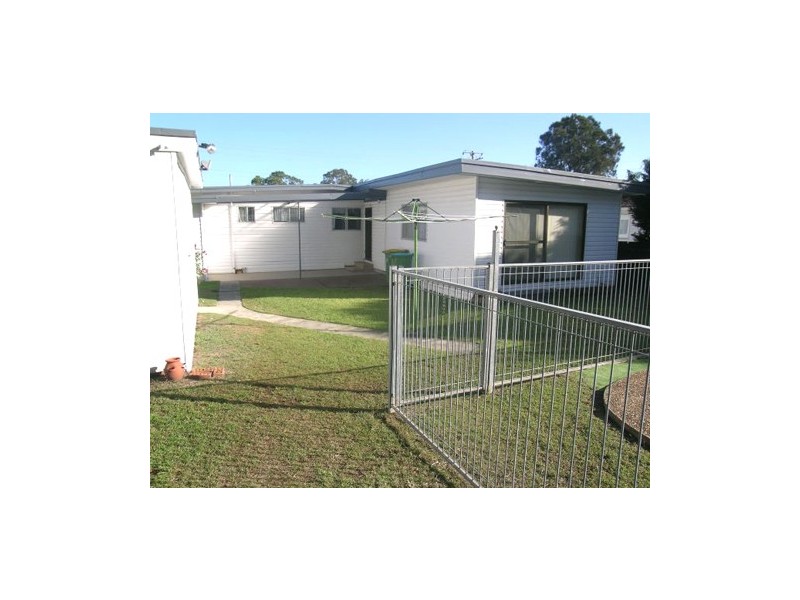 4 Hume Boulevard, Killarney Vale NSW 2261