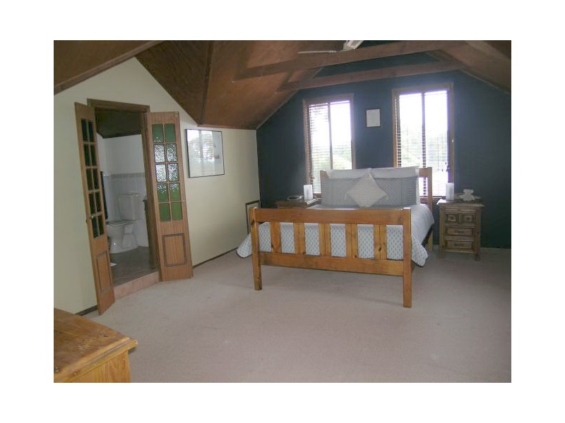 34 Jeannie Crescent, Berkeley Vale NSW 2261