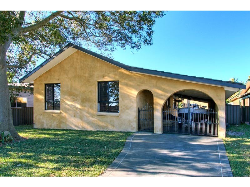 9 Macauley Road, Bateau Bay NSW 2261