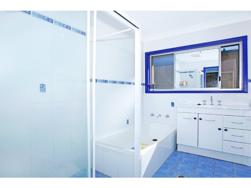 9 Macauley Road, Bateau Bay NSW 2261