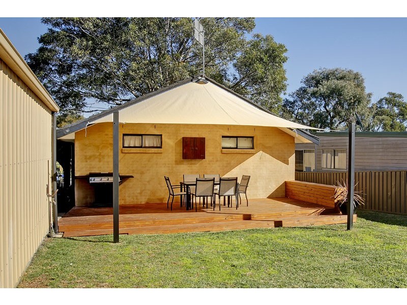 9 Macauley Road, Bateau Bay NSW 2261