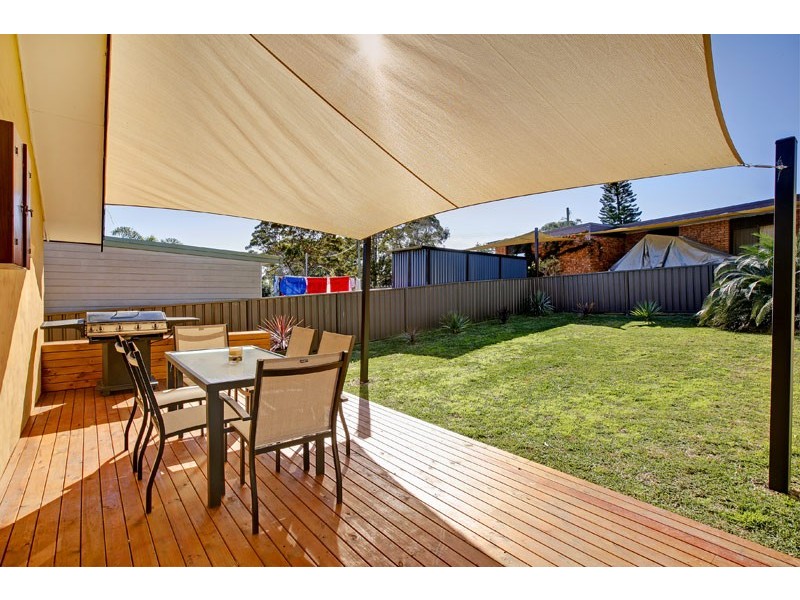 9 Macauley Road, Bateau Bay NSW 2261