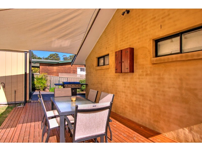 9 Macauley Road, Bateau Bay NSW 2261
