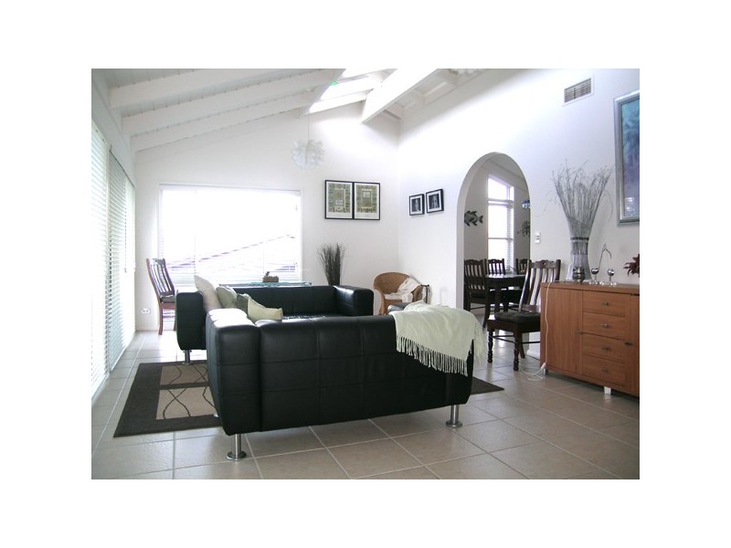 14 Mossman, Bateau Bay NSW 2261