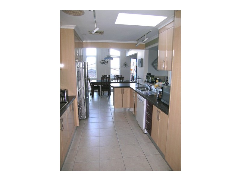 14 Mossman, Bateau Bay NSW 2261