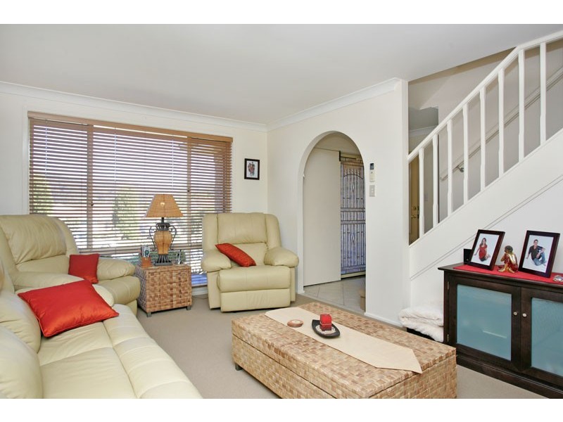 10 Scarborough Place, Bateau Bay NSW 2261