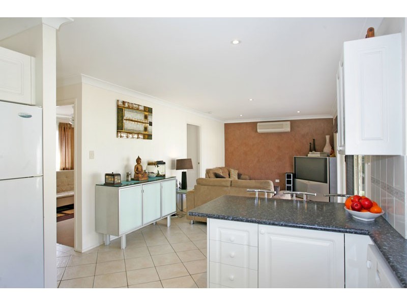 10 Scarborough Place, Bateau Bay NSW 2261