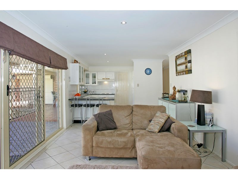 10 Scarborough Place, Bateau Bay NSW 2261