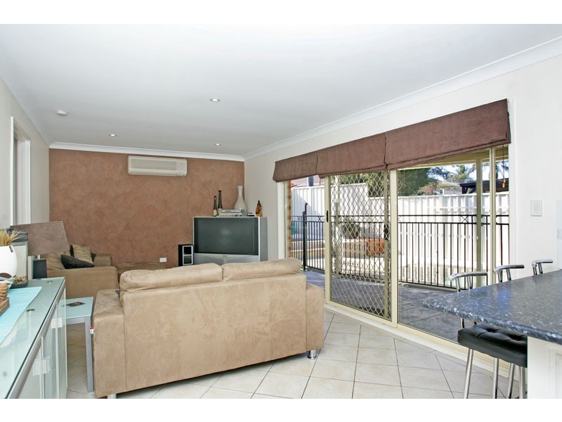 10 Scarborough Place, Bateau Bay NSW 2261