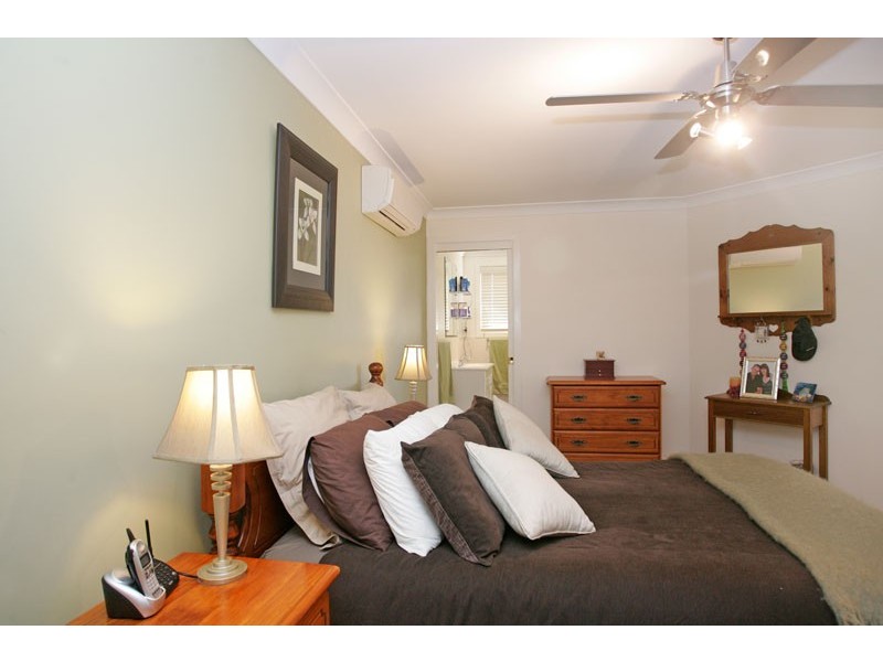 10 Scarborough Place, Bateau Bay NSW 2261