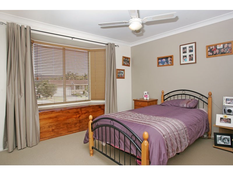 10 Scarborough Place, Bateau Bay NSW 2261