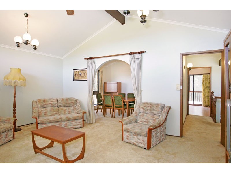 6 Parklands Close, Bateau Bay NSW 2261
